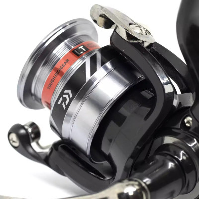 Катушка для спиннинговой рыбалки Daiwa 20 RX LT