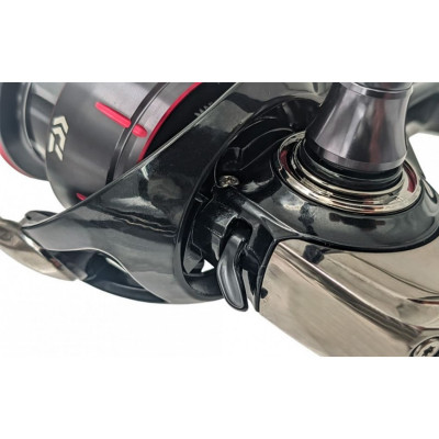 Катушка спиннинговая Daiwa 23 Fuego LT 2000D